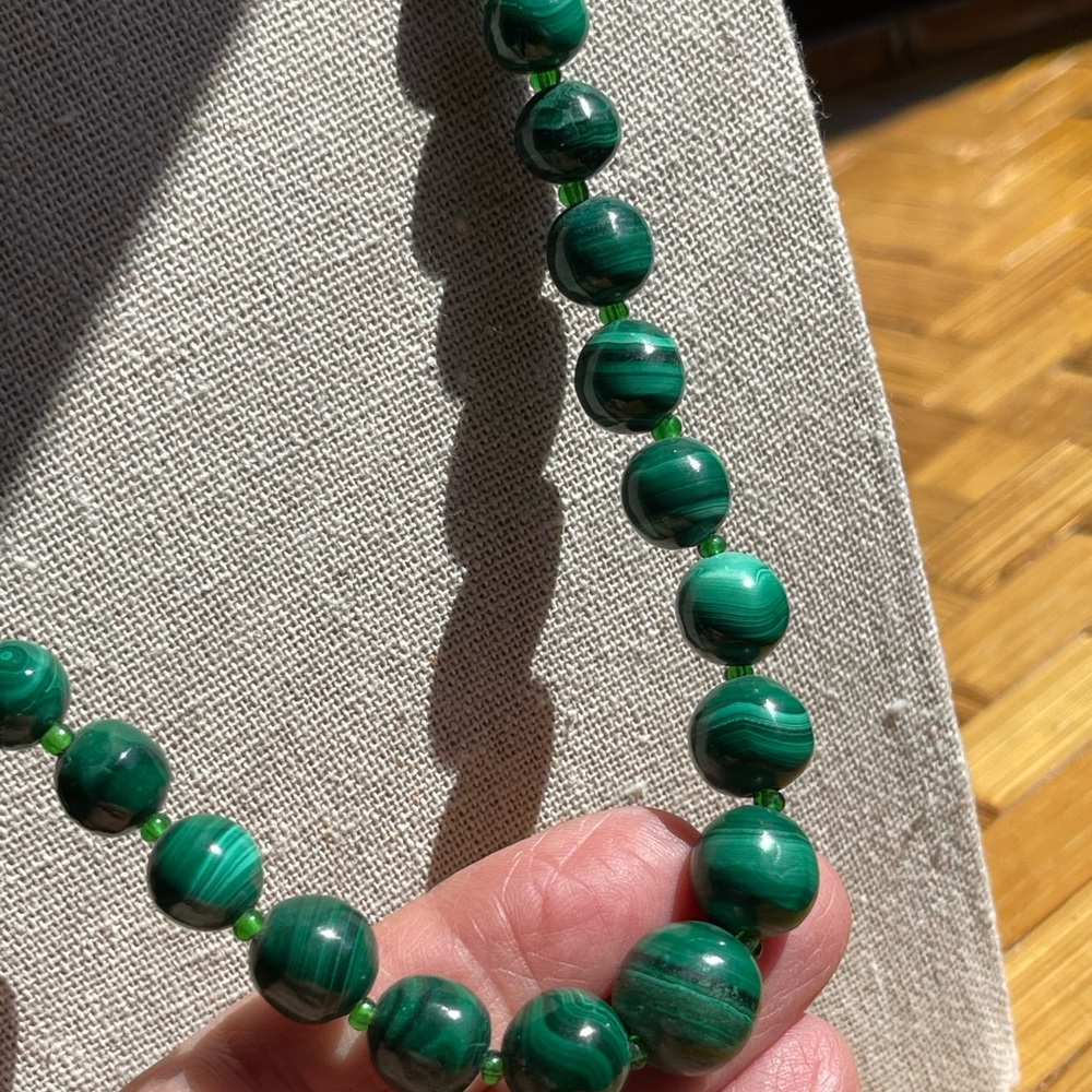 Vintage graduated malachite bead necklace excellent condition - Picture 5 of 10